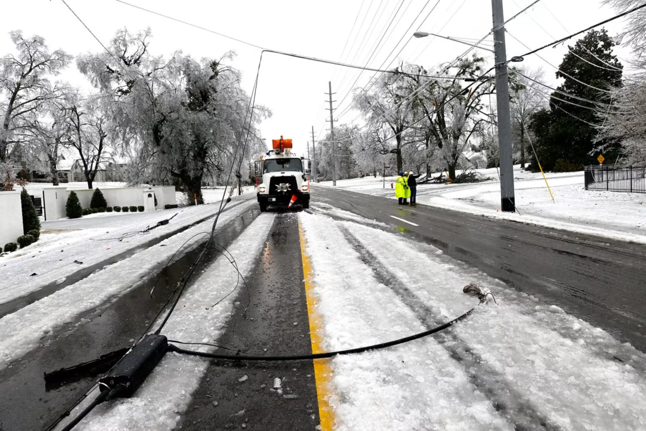 Атака на Україну, зимовий шторм у США, вибухи у РФ: головне за ніч фото 2