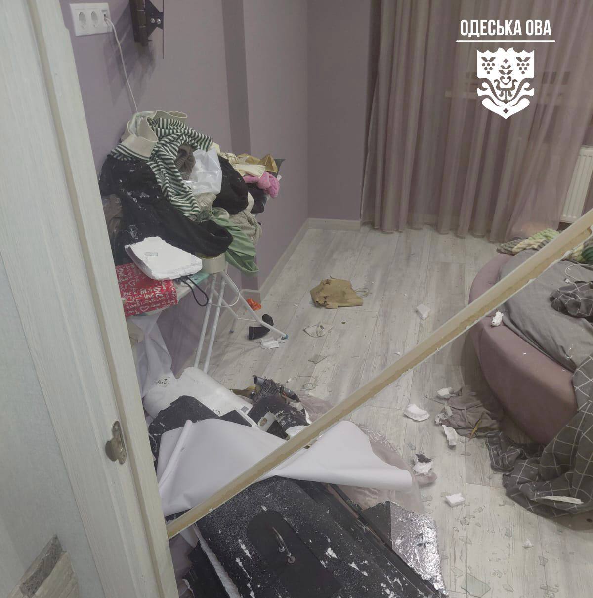 В Одесі в житлову багатоповерхівку влетів безпілотник фото 2