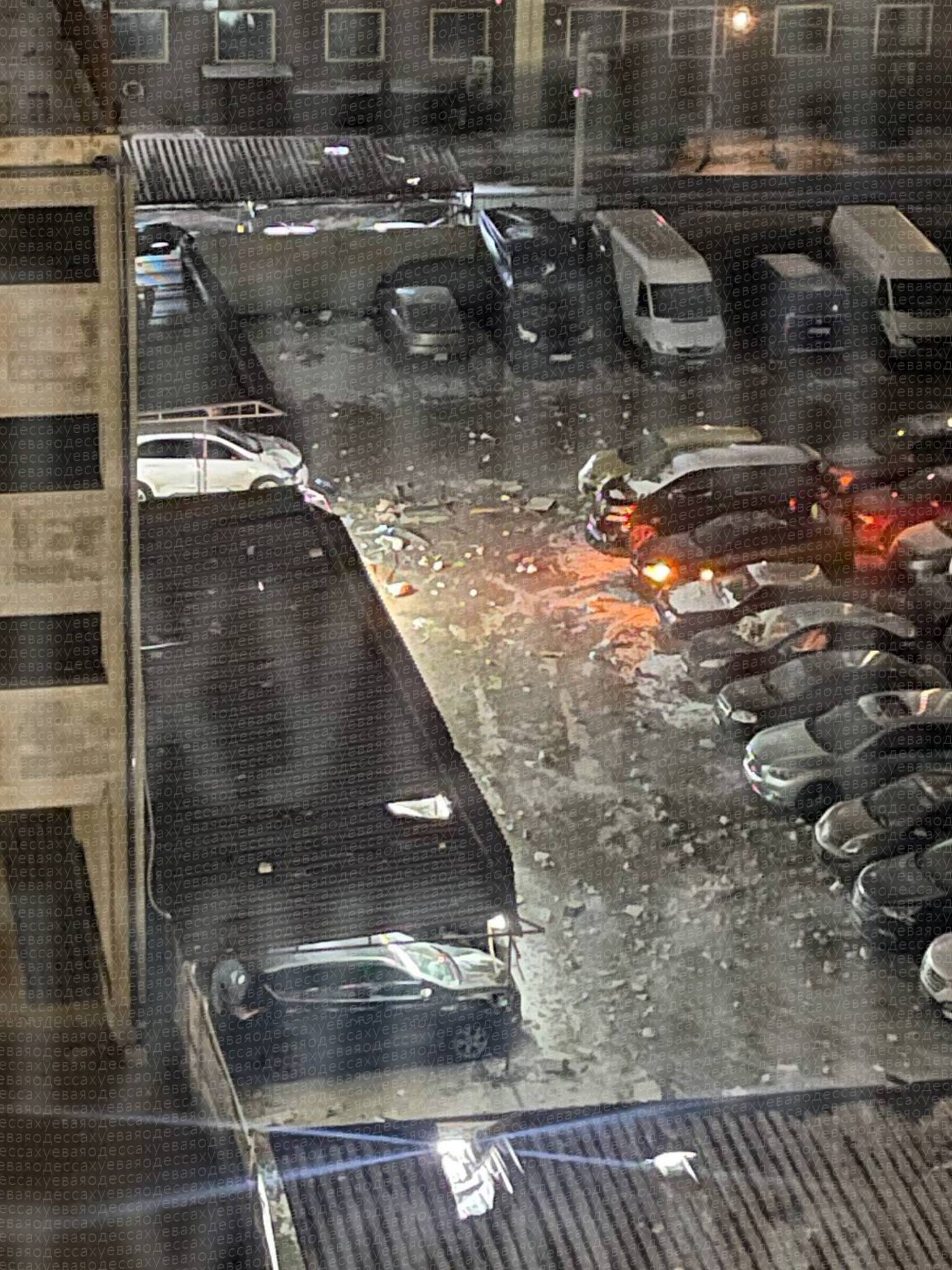 Росія вдарила по Одесі БпЛА, пошкоджено будинок  фото 2