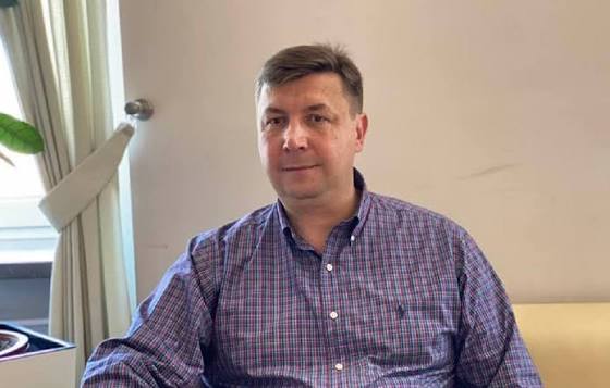 Токар працював у різних посольствах світу