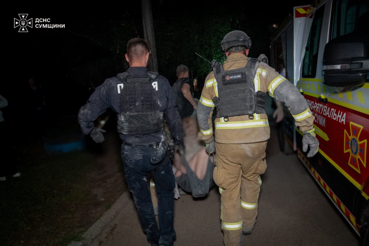 Удар по багатоповерхівці у Сумах: ДСНС повідомила деталі фото 2