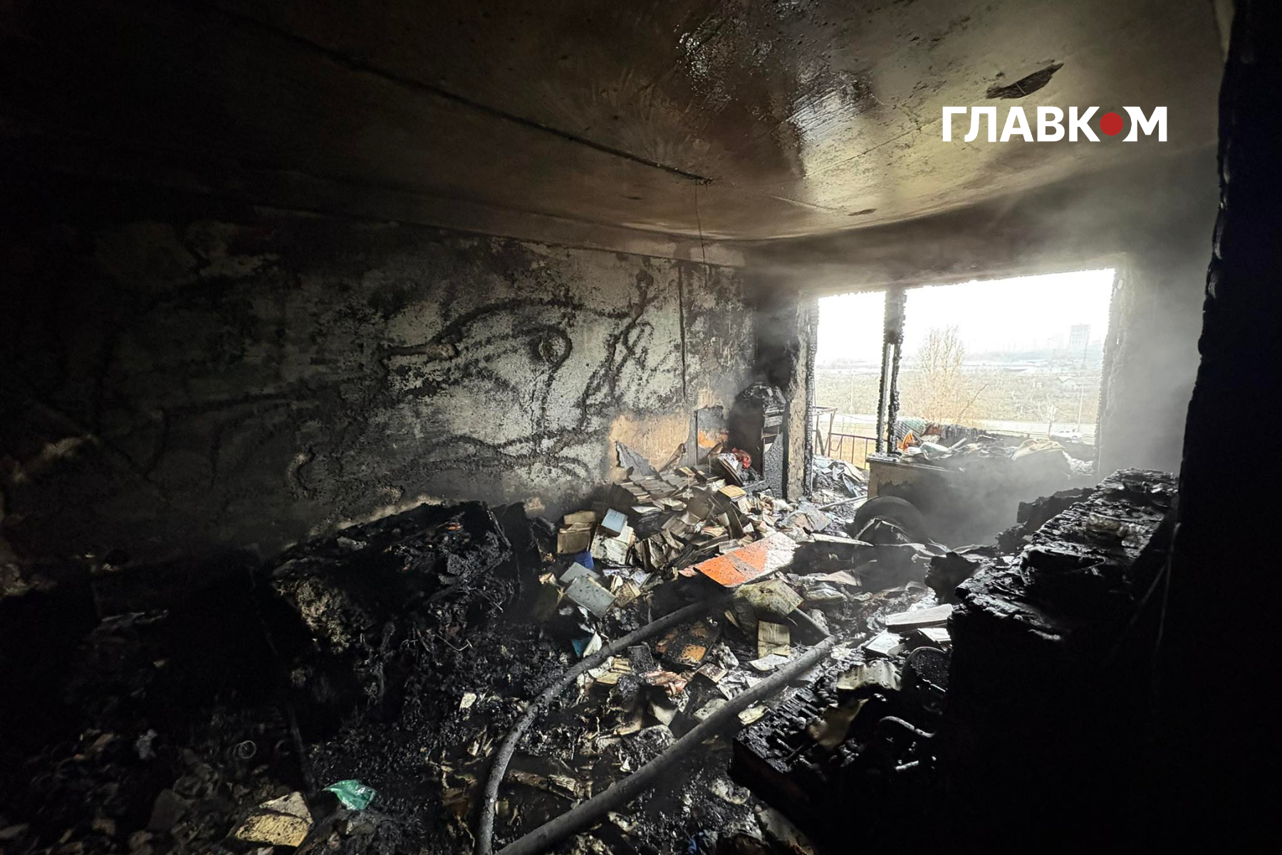 Удар по Києву: постраждало 16 людей, є загиблі (фоторепортаж) фото 11