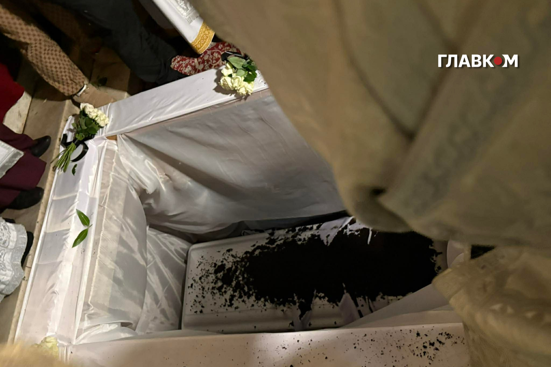 Україна попрощалася з Патріархом Філаретом. Церемонія поховання фото 1