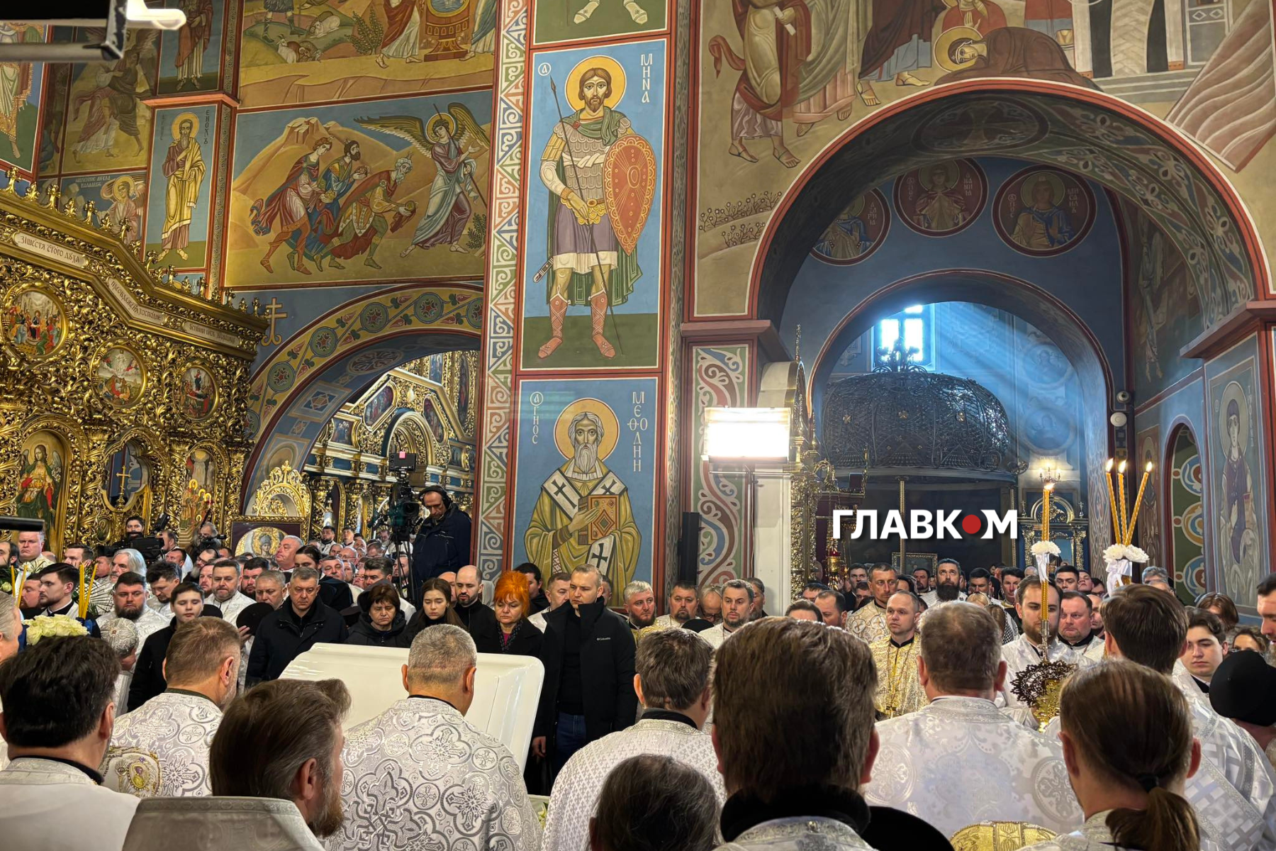 Україна прощається з Патріархом Філаретом. Церемонія поховання наживо фото 1