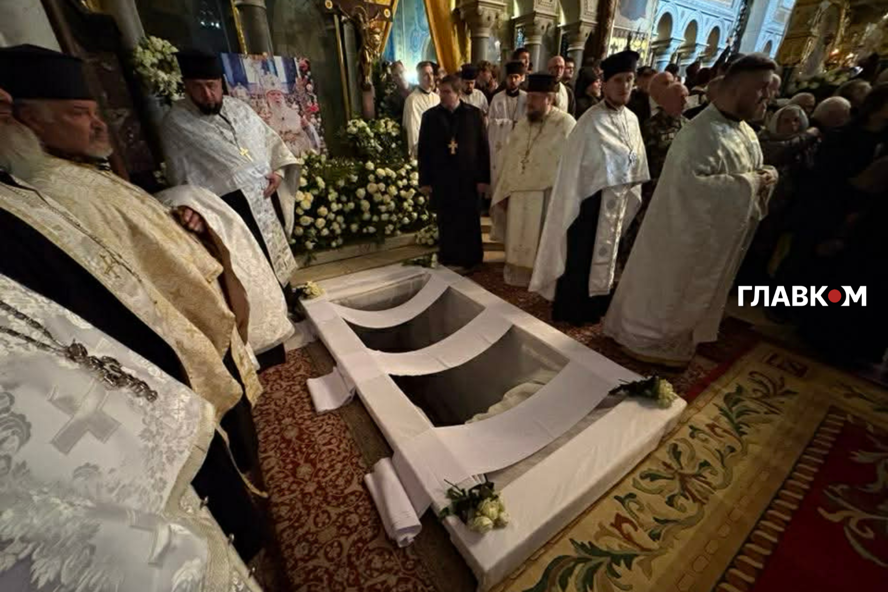 Україна попрощалася з Патріархом Філаретом. Церемонія поховання фото 2