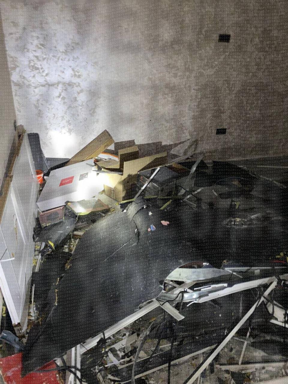 В Одесі ворожий «шахед» залетів у вікно багатоповерхівки фото 1