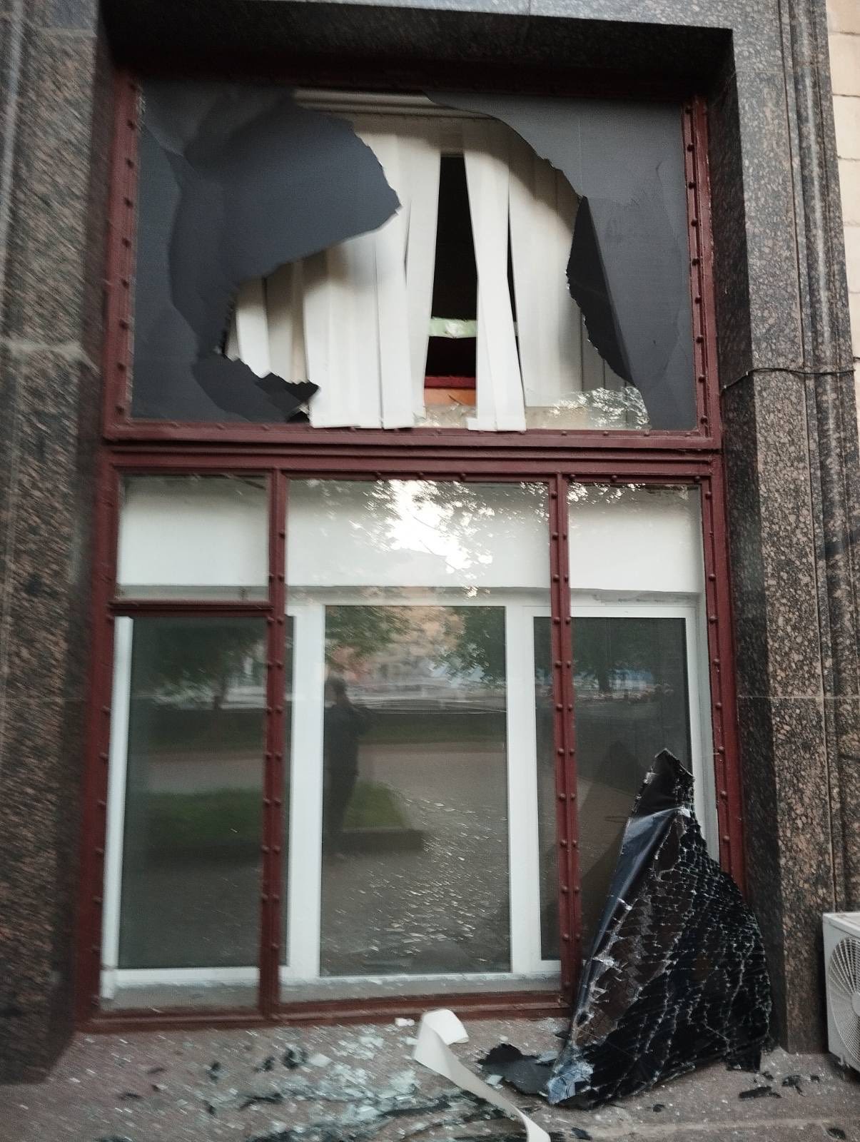 «Буде нагода швидко відновити»: пошкоджено Головпоштамт на Майдані Незалежності фото 3
