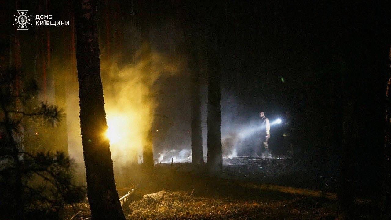 Масштабна пожежа в Зоні відчуження: вогонь охопив 1200 гектарів лісу фото 2