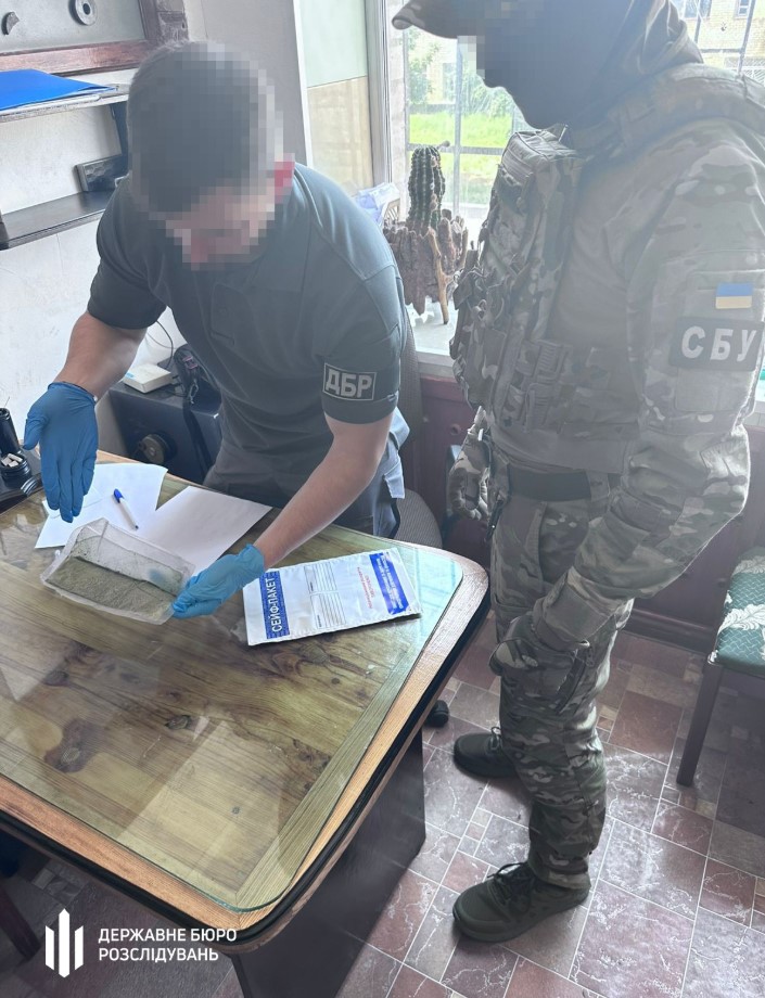 Інспектор налагодив канал постачання заборонених речовин для засуджених