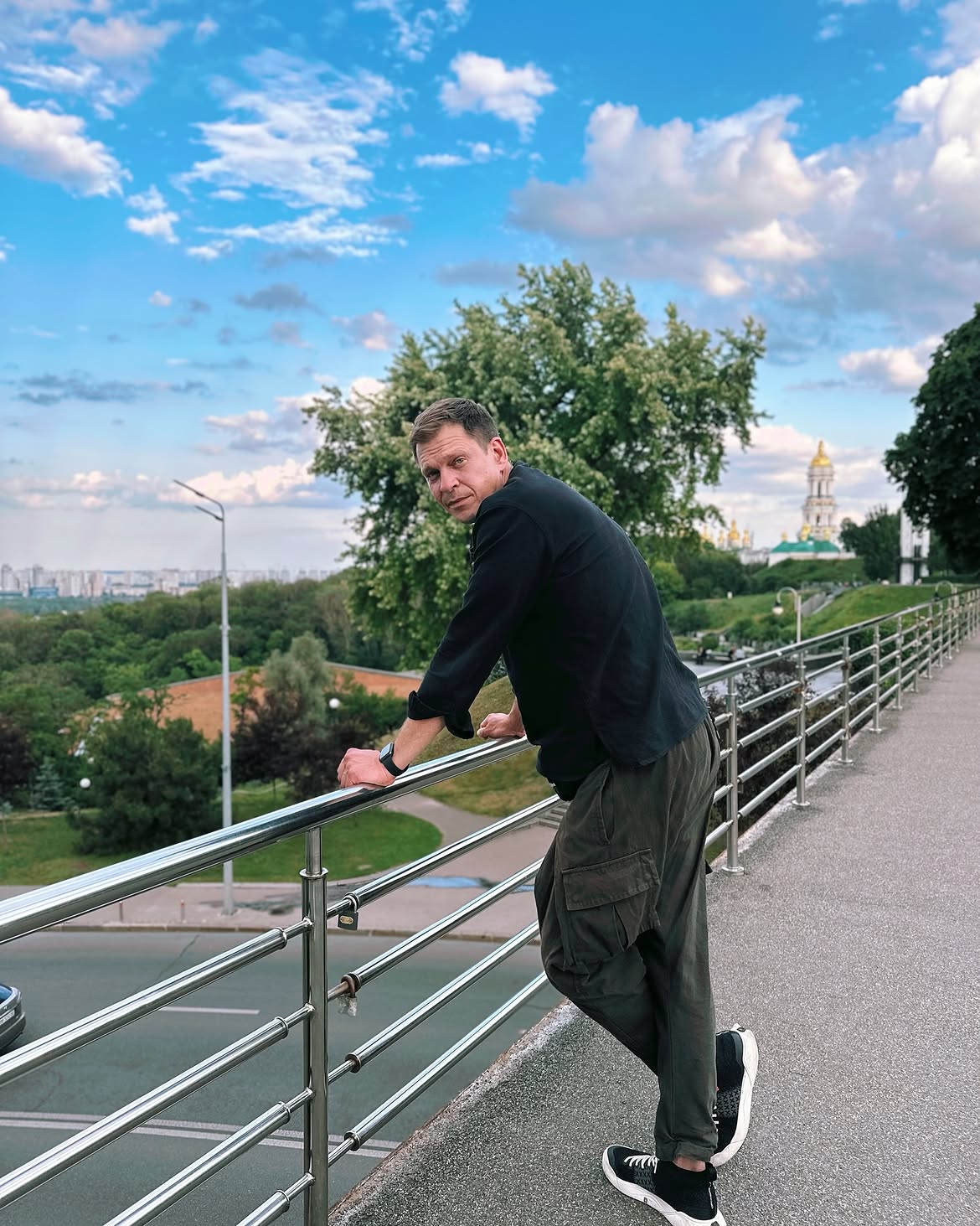 Відомий український актор розкрив суму своєї зарплатні під час війни фото 1