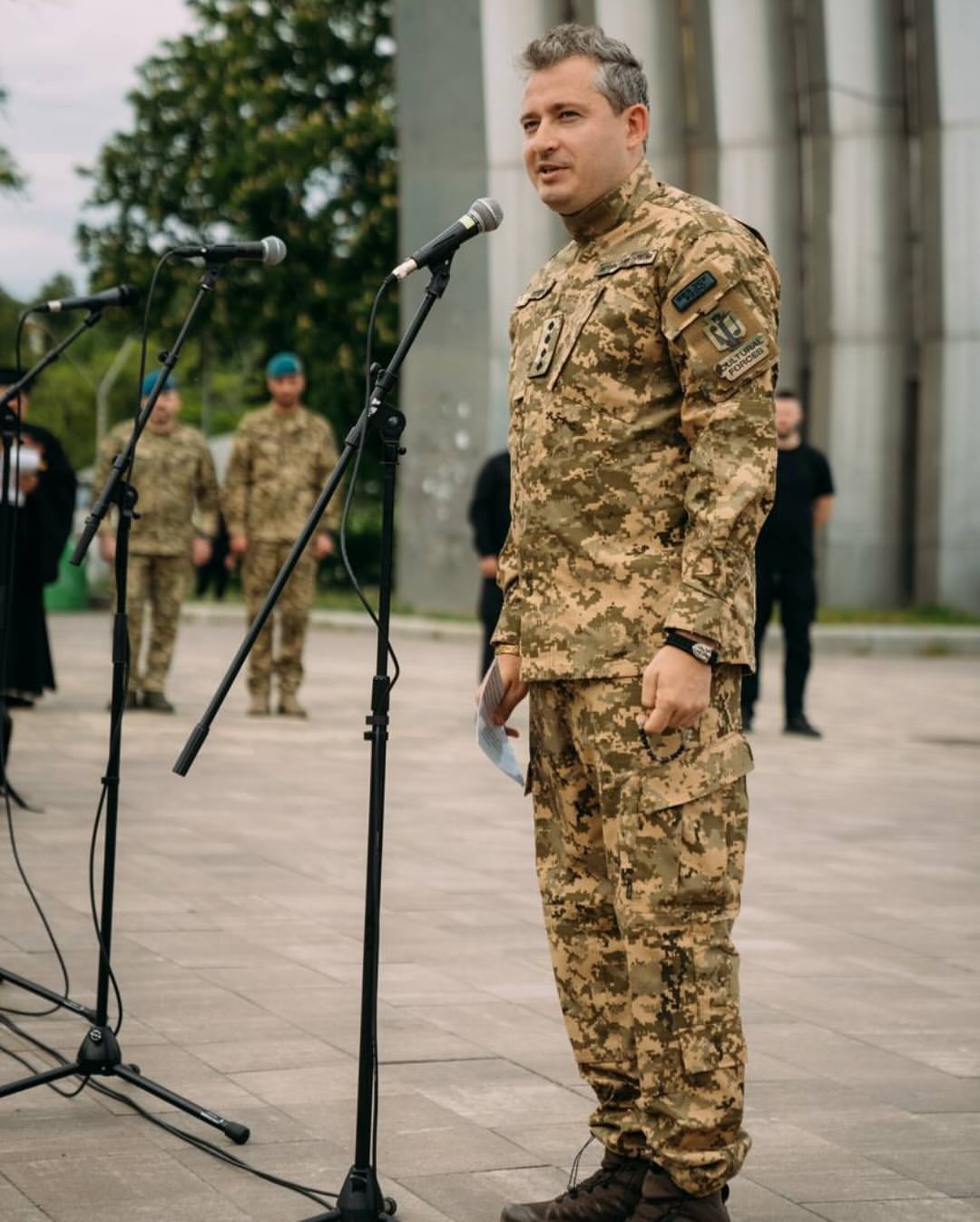 Дікусар, Агапітова, Хливнюк. Хто з українських зірок долучився до ЗСУ фото 6