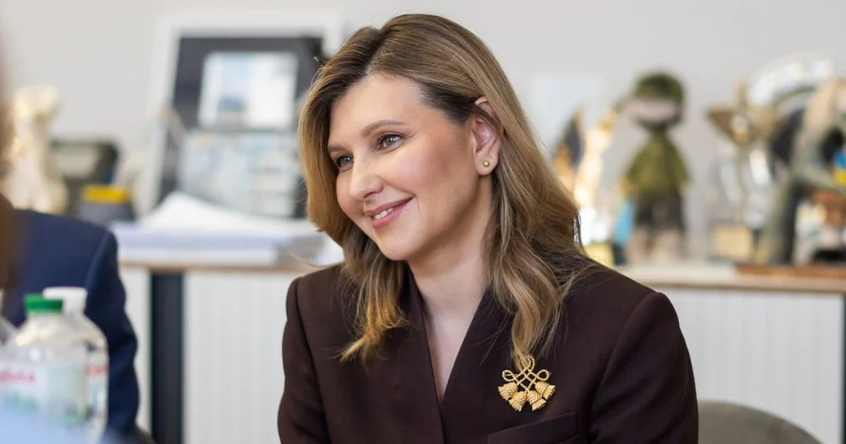 Зеленська одягнула на ділову зустріч незвичну брошку: яка ціна (фото)