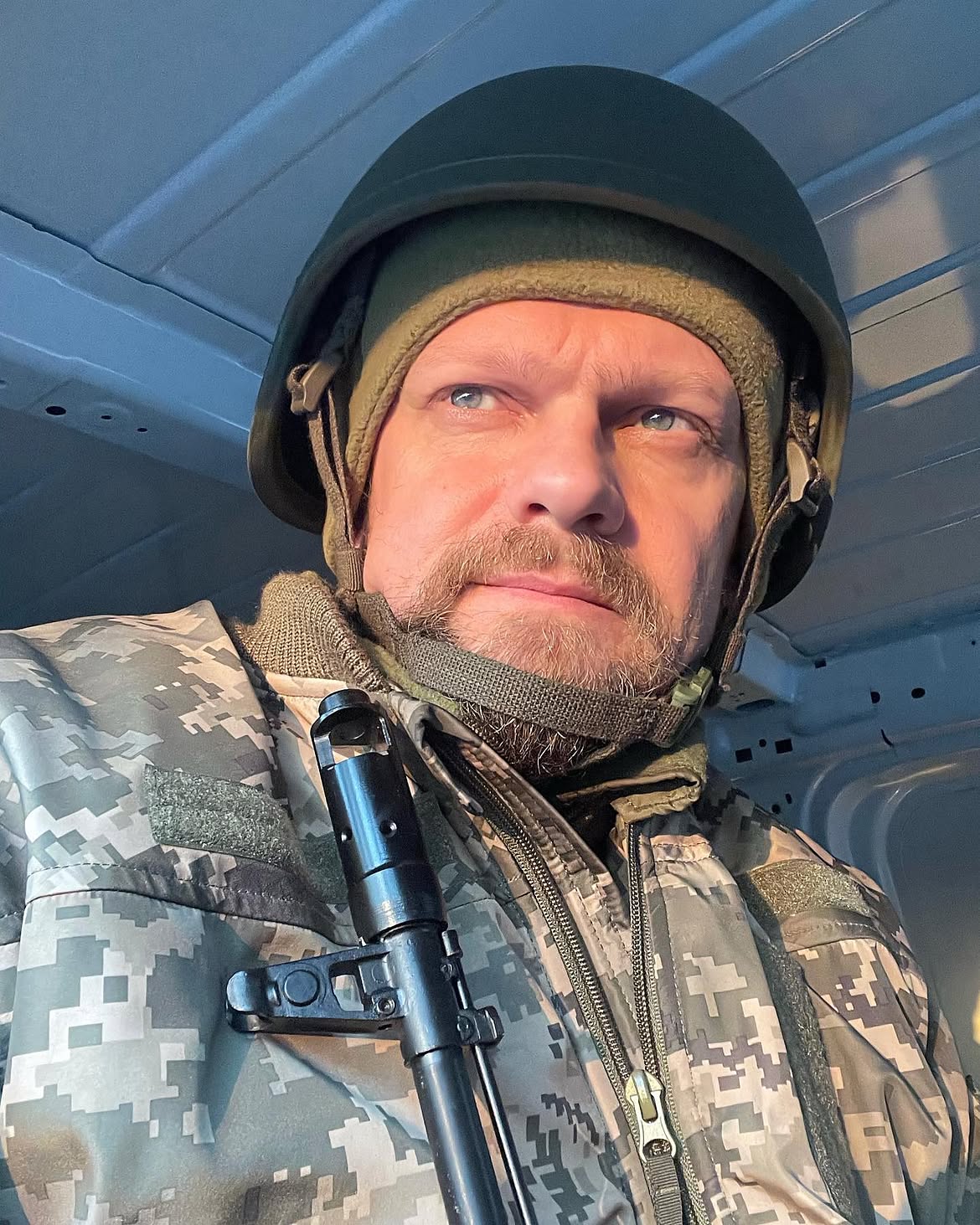 Дікусар, Агапітова, Хливнюк. Хто з українських зірок долучився до ЗСУ фото 8