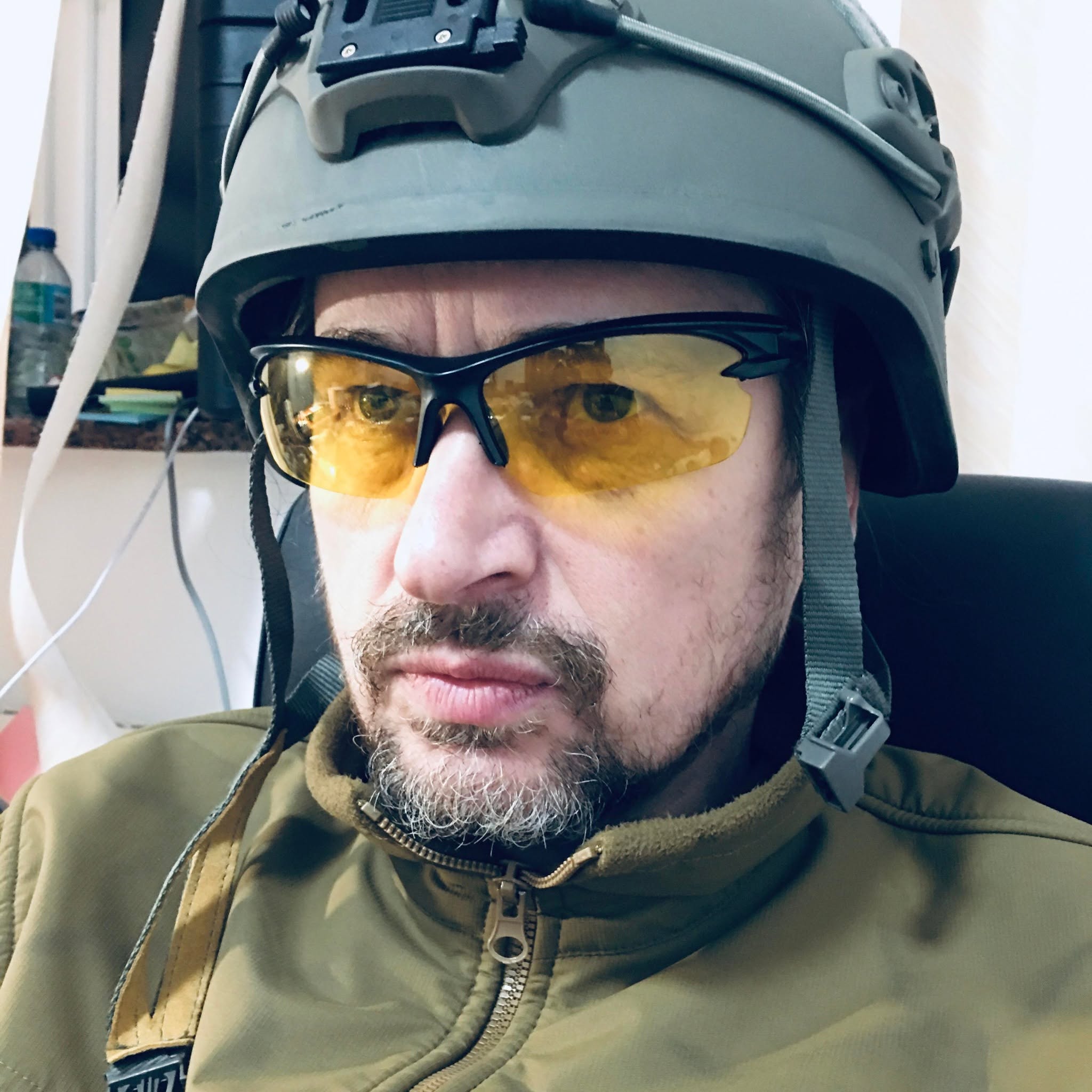 Дікусар, Агапітова, Хливнюк. Хто з українських зірок долучився до ЗСУ фото 14