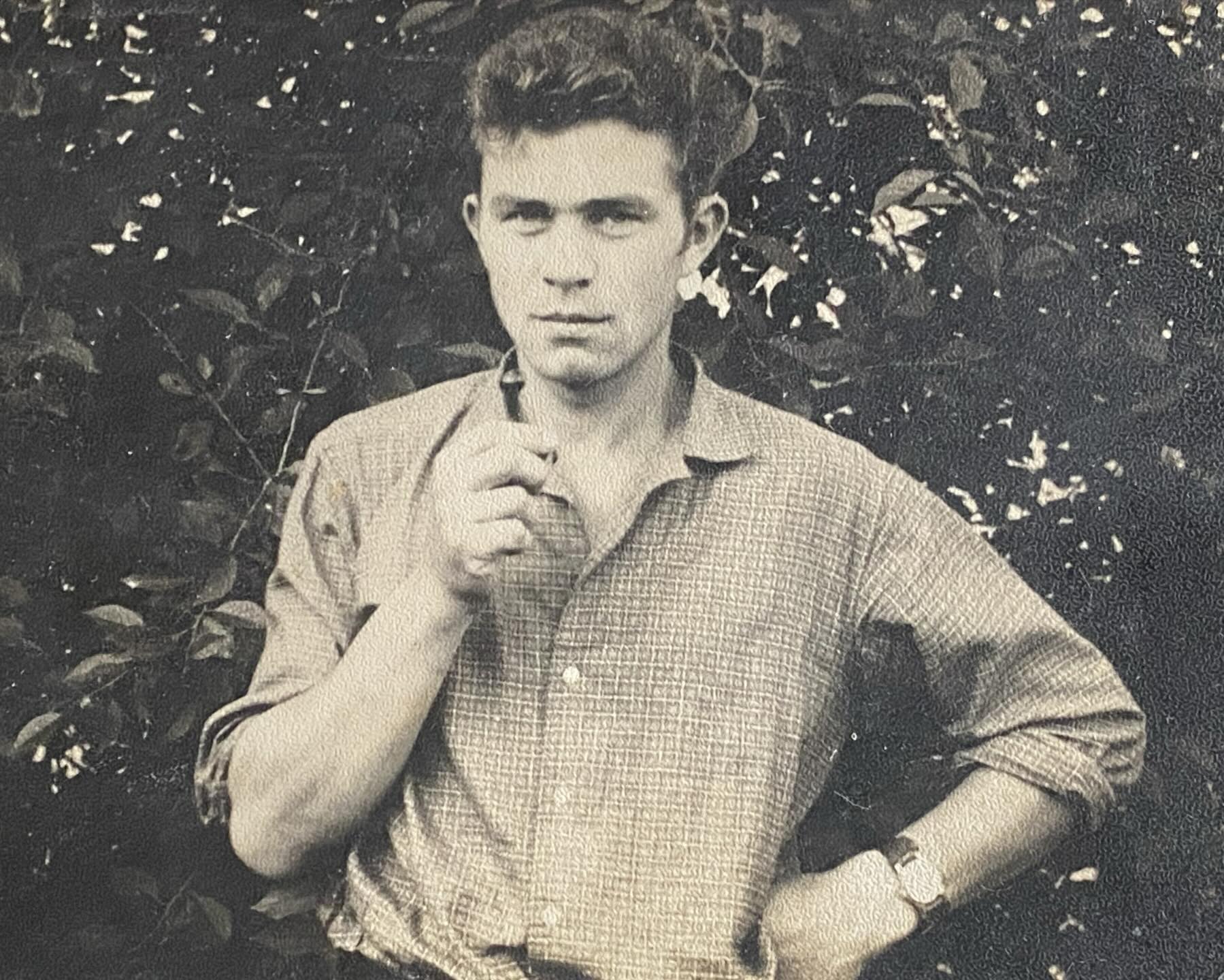 Анатолій Дехтяренко в юнні роки