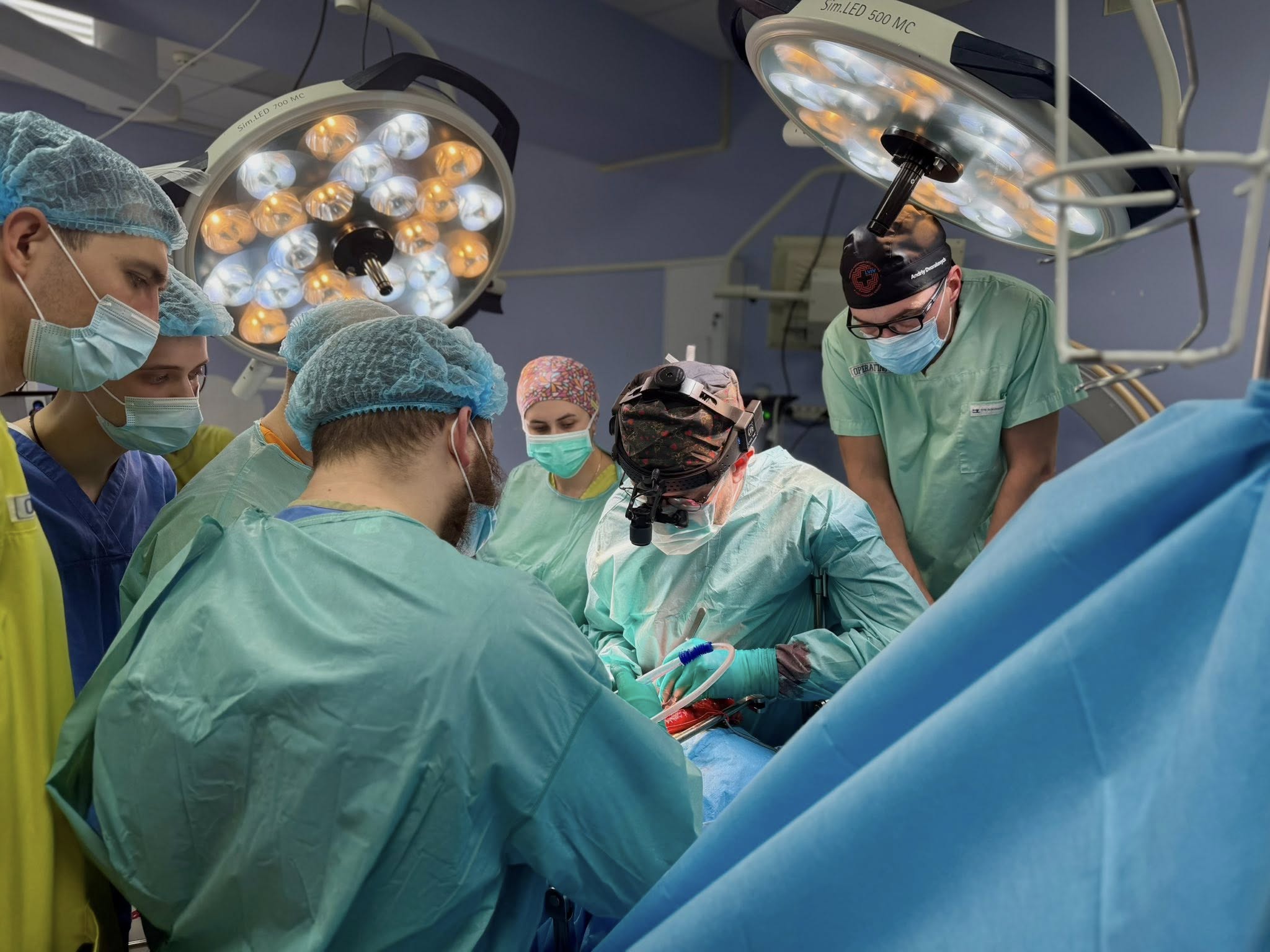 У Львові хірург провели незвичайну трансплантацію 13-річній дівчинці