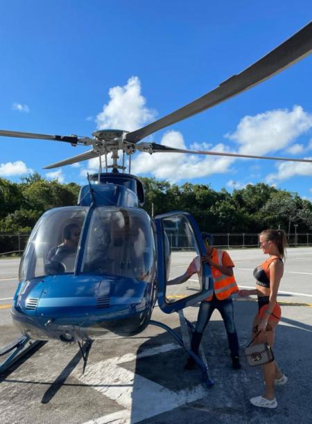 Дружина експоліцейського хизувалася подорожами за кордон, де подружжя орендувало гелікоптер
