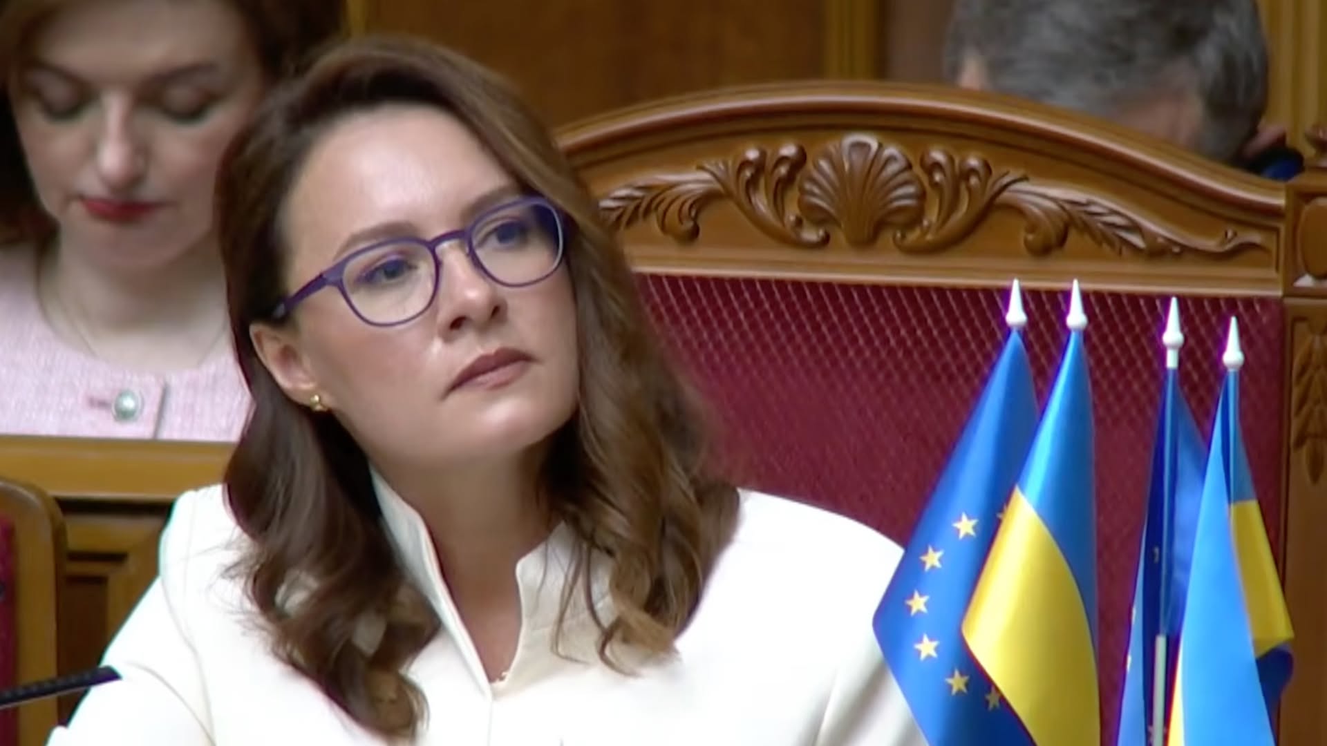 «Юля, Юля». Свириденко вразила нардепів у Раді своїм образом фото 1