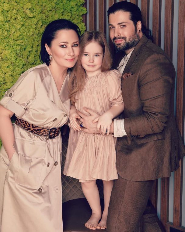 Девід Аксель та Олена Мозгова виховують спільну доньку Соломію