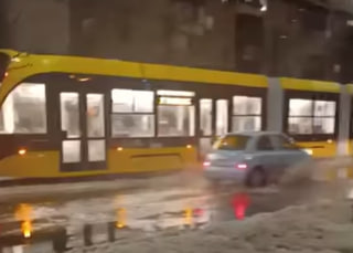 У Дарницькому районі Києва сталося підтоплення трамвайних колій