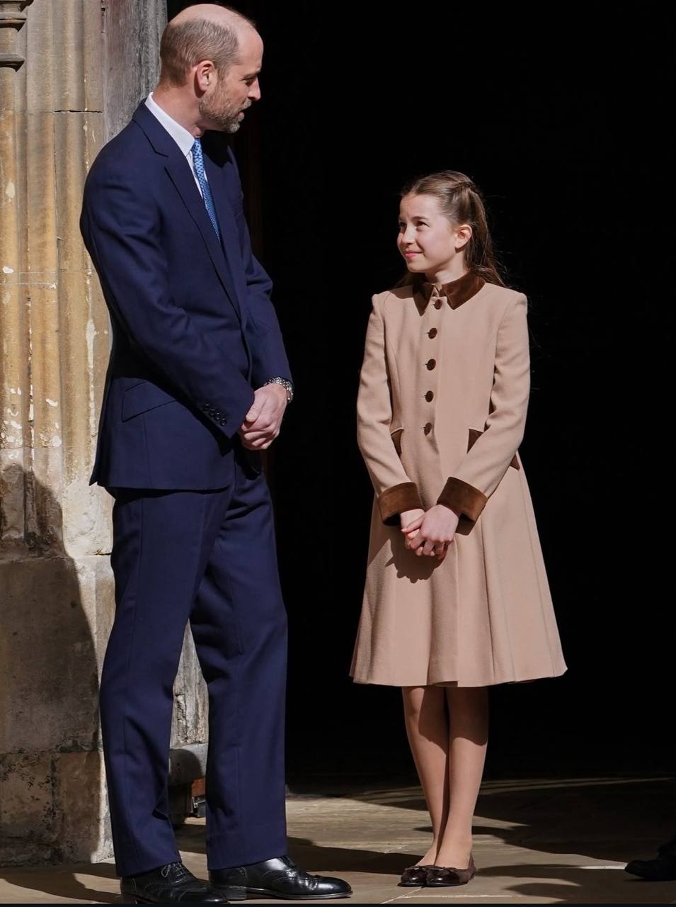 Принц Вільям зі свою донькою принцесою Шарлоттою
