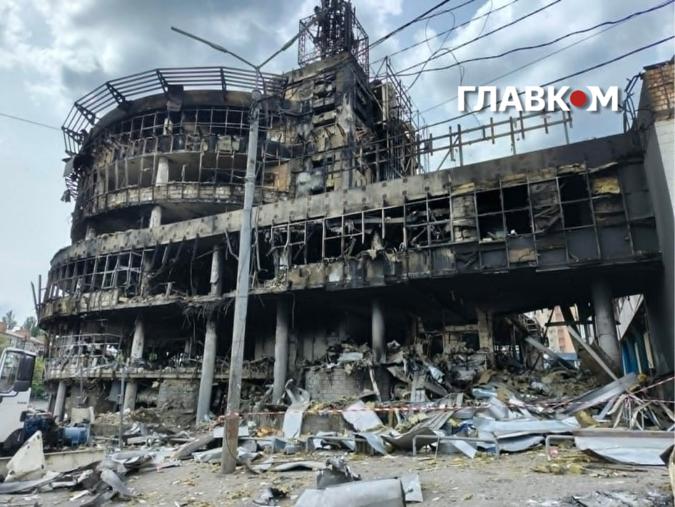 Зруйнований ТРЦ «Квадрат» у Києві