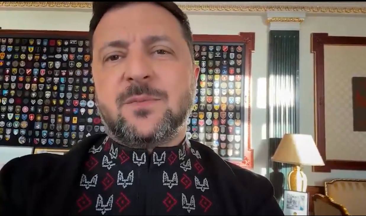 Зеленський показався в особливій вишиванці від ЗСУ