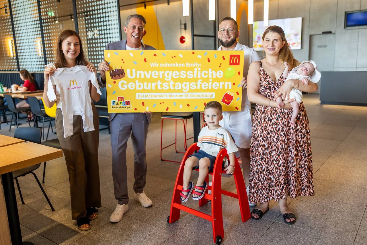 Новонароджена Емілі отримала особливий подарунок від McDonald's