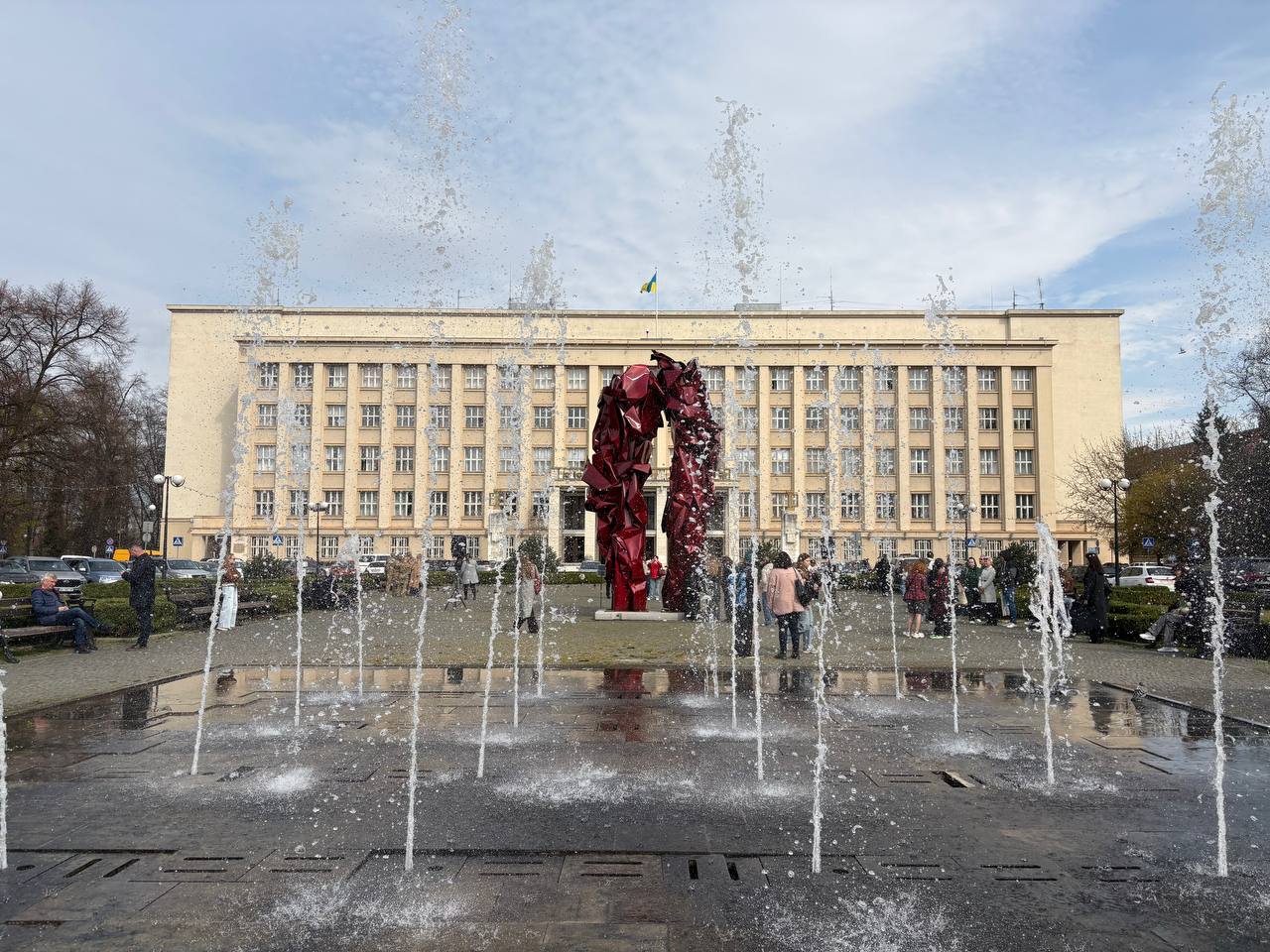 В Ужгороді відкрили монументальну інсталяцію