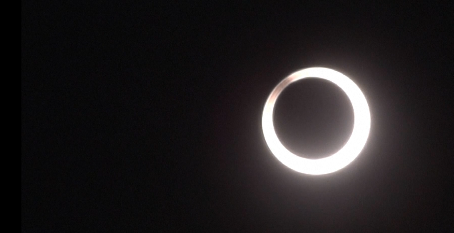 Рідкісне затемнення «вогняне кільце» дослідники спостерігали в Антарктиді фото 2