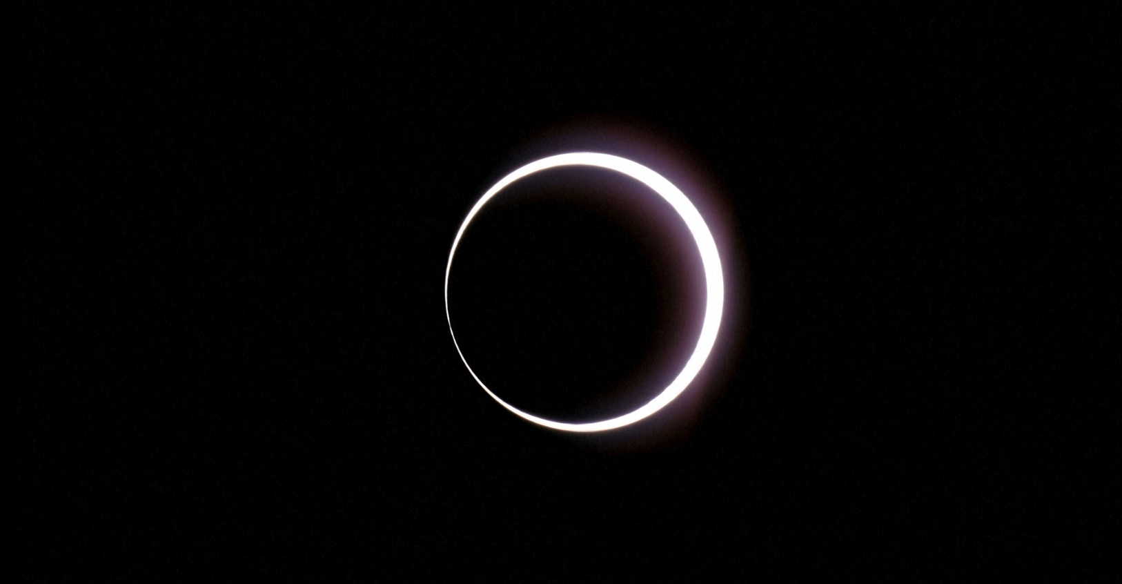 Рідкісне затемнення «вогняне кільце» дослідники спостерігали в Антарктиді фото 5