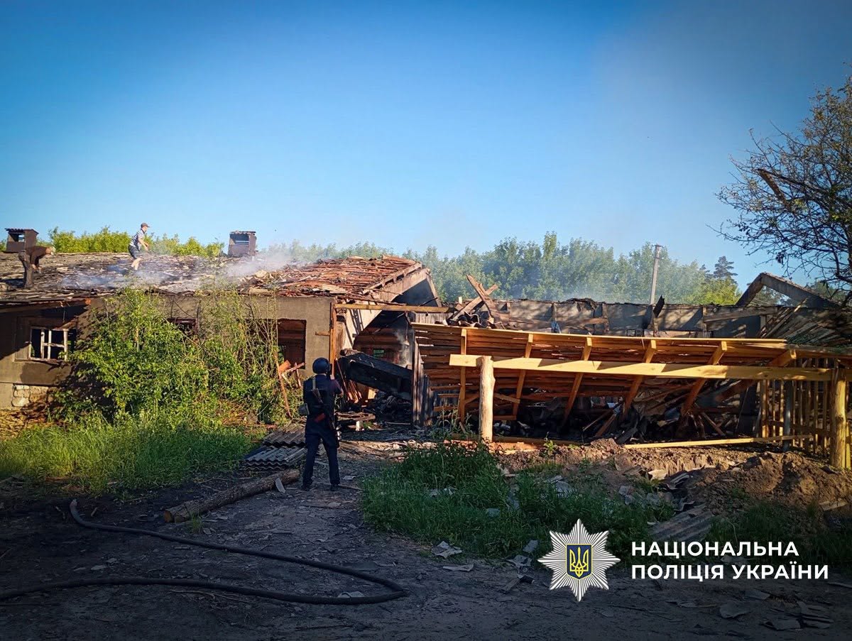 Дрони та артилерія атакували Сумщину: є загиблі та поранені фото 7