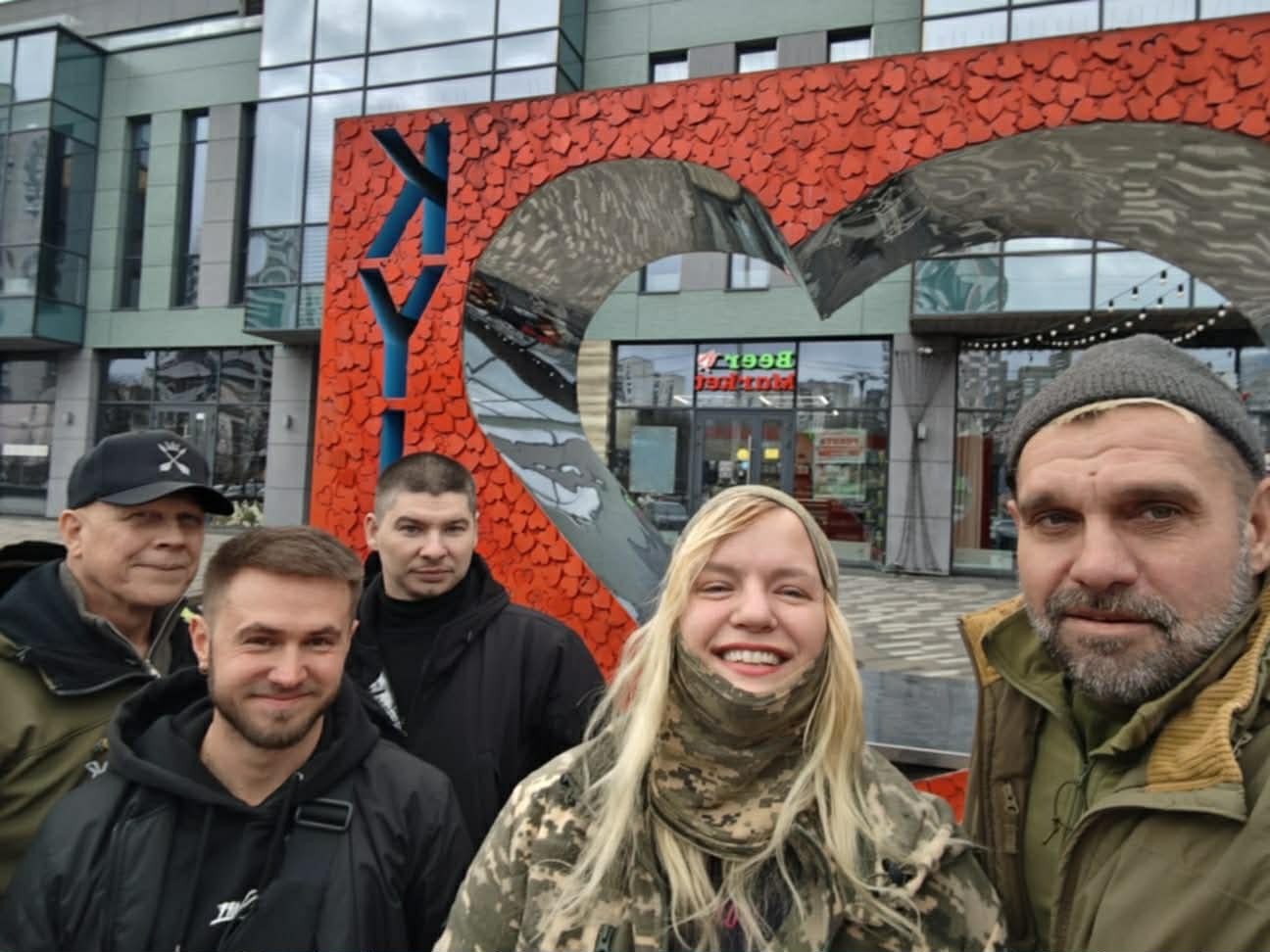 Бельгійка, народжена з однією ногою, розповіла про службу в морській піхоті ЗСУ фото 2