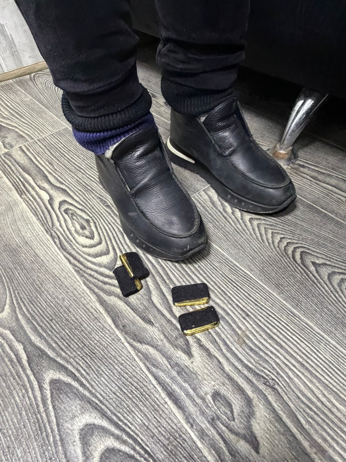 Злитки у шкарпетках і ланцюжки в молитовнику: що вилучили чернівецькі митники?