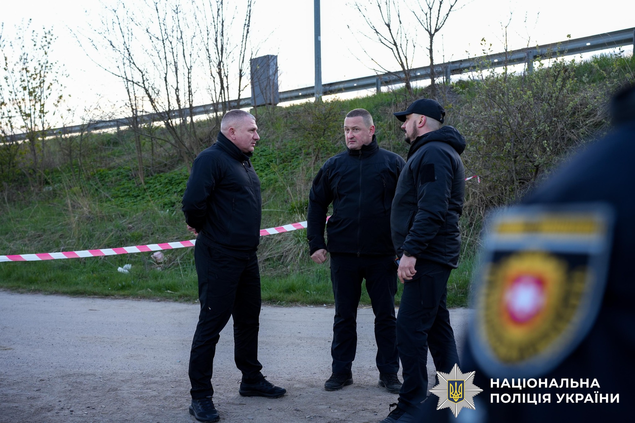 На Рівненщині чоловік відкрив вогонь по військових та поліції: є поранені фото 2