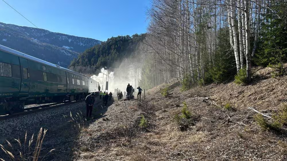 Поїзд у Норвегії загорівся під час руху: подробиці (фото) фото 1