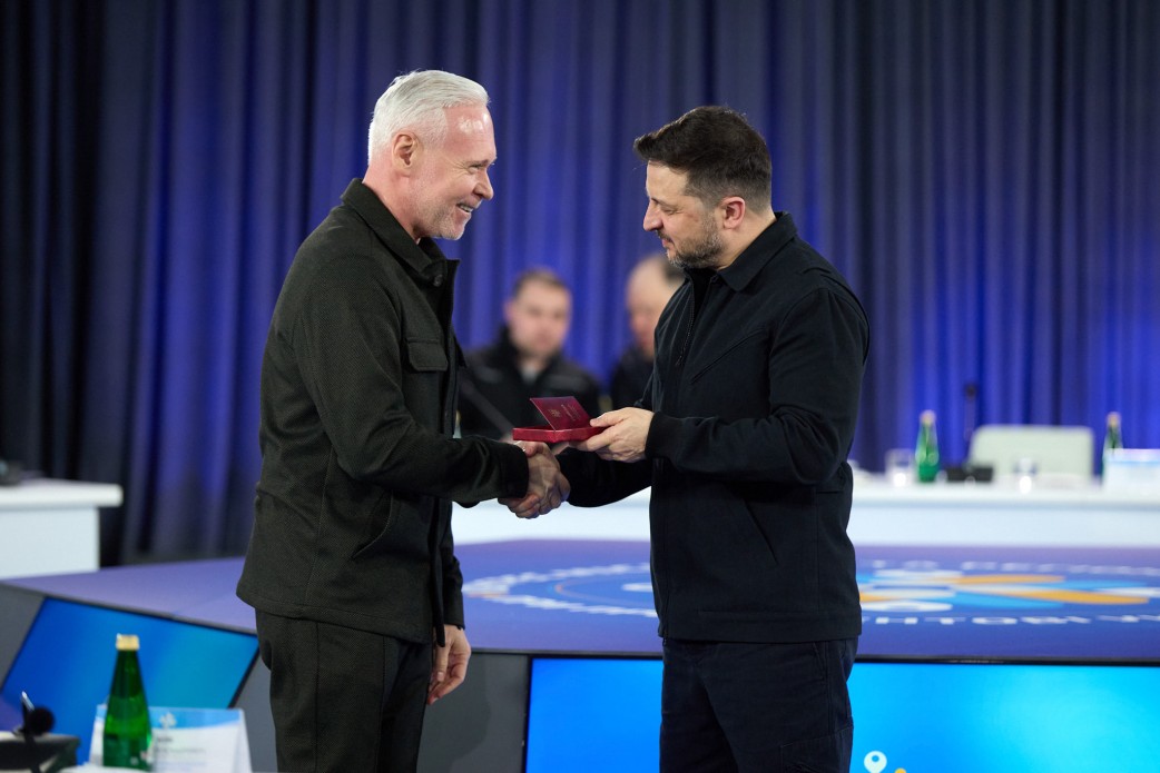 Зеленський нагородив прифронтові міста: хто отримав відзнаку фото 2
