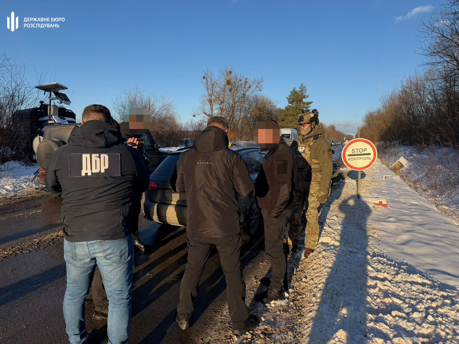 Посадовець митного поста брав по $100 за кожен незаконно ввезений iPhone фото 2