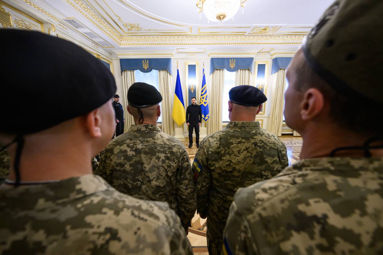 Президент нагородив українських танкістів фото 1
