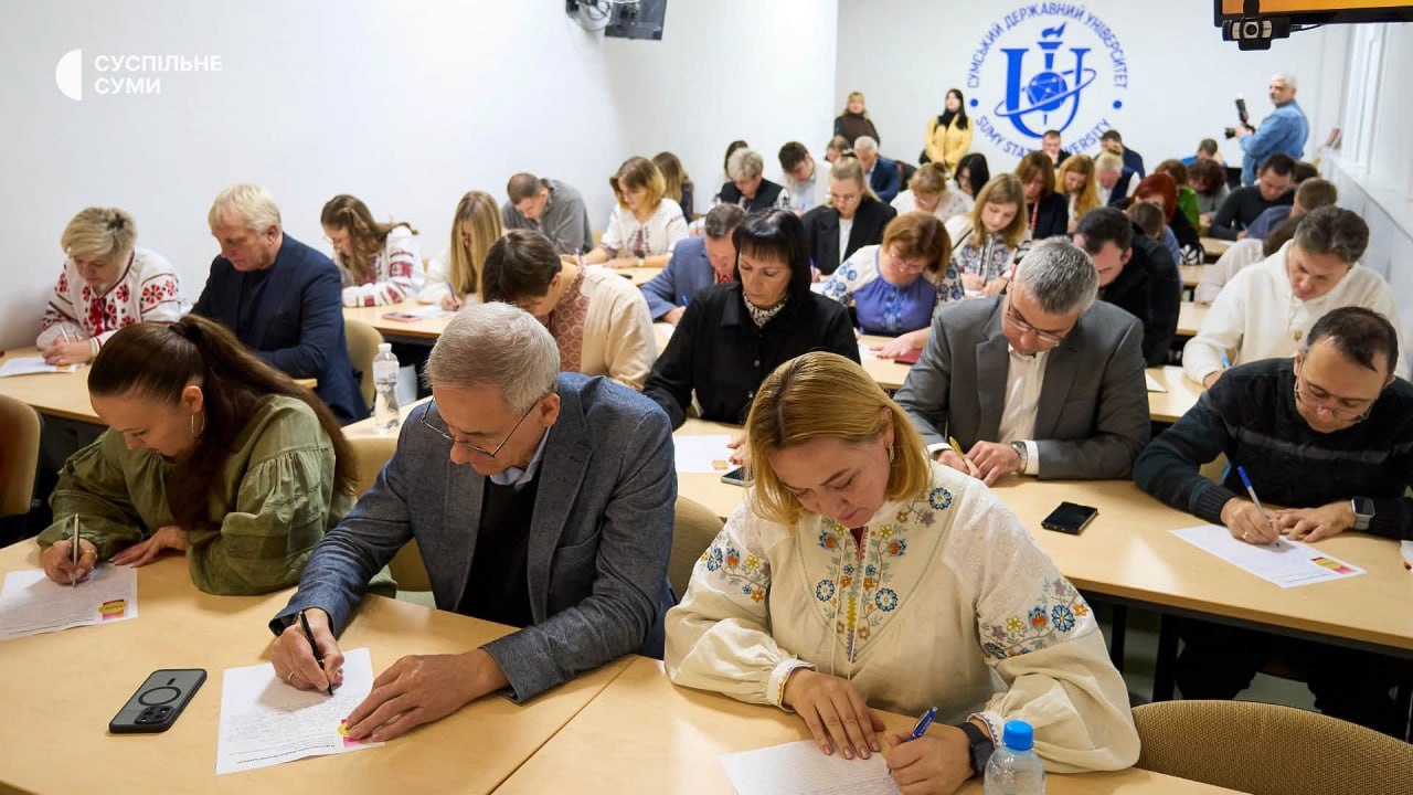 Зеленський привітав українців із Днем української писемності та мови фото 3