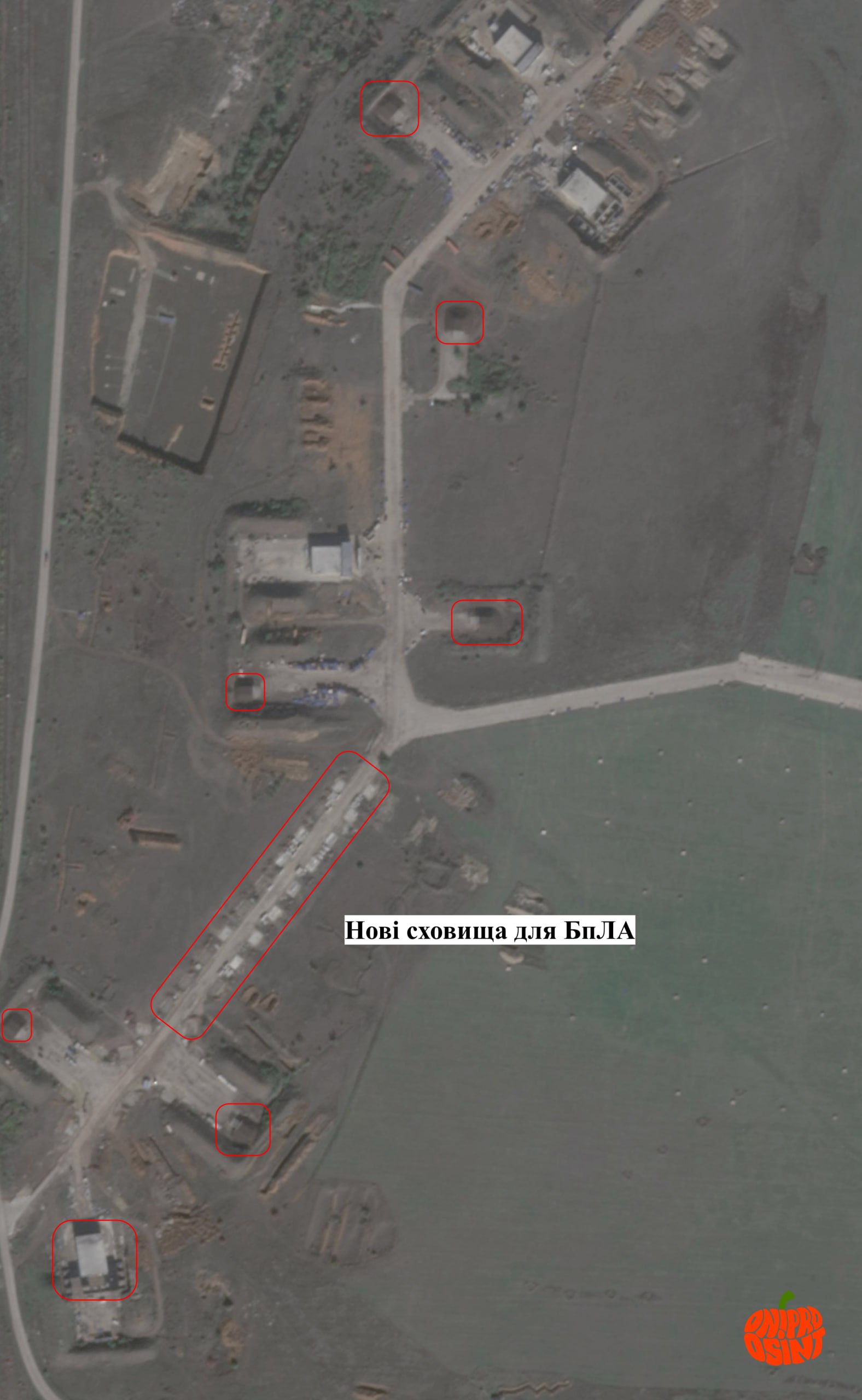 Окупанти розширили базу для запуску дронів у Криму: що показали знімки фото 1