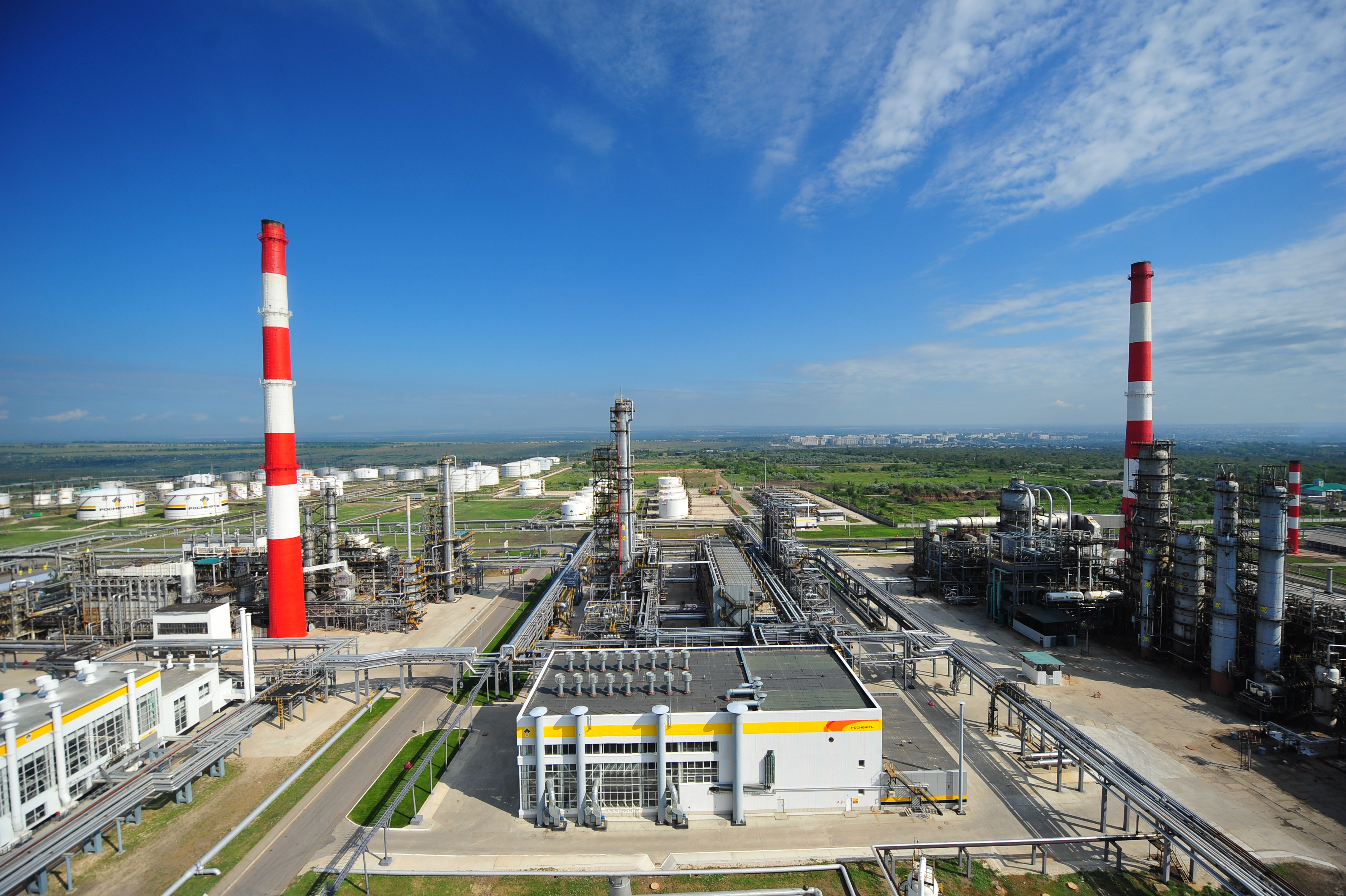 У Сизрані спалахнув нафтозавод, що живить армію РФ фото 2