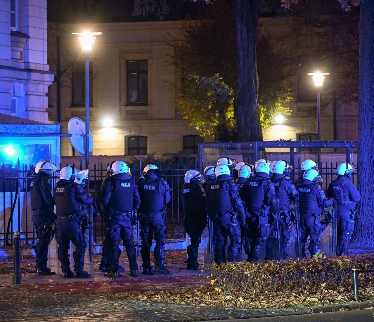 У Польщі спалахнула конституційна криза: опозиція звинувачує Туска у перевороті (оновлюється) фото 1