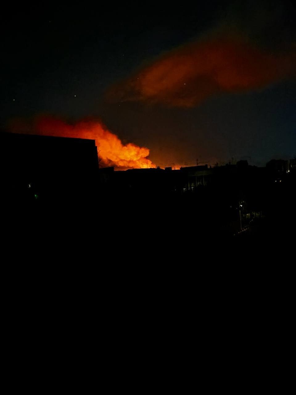Чугуїв і Харків під ударом: троє загиблих, пожежі в кількох районах фото 3