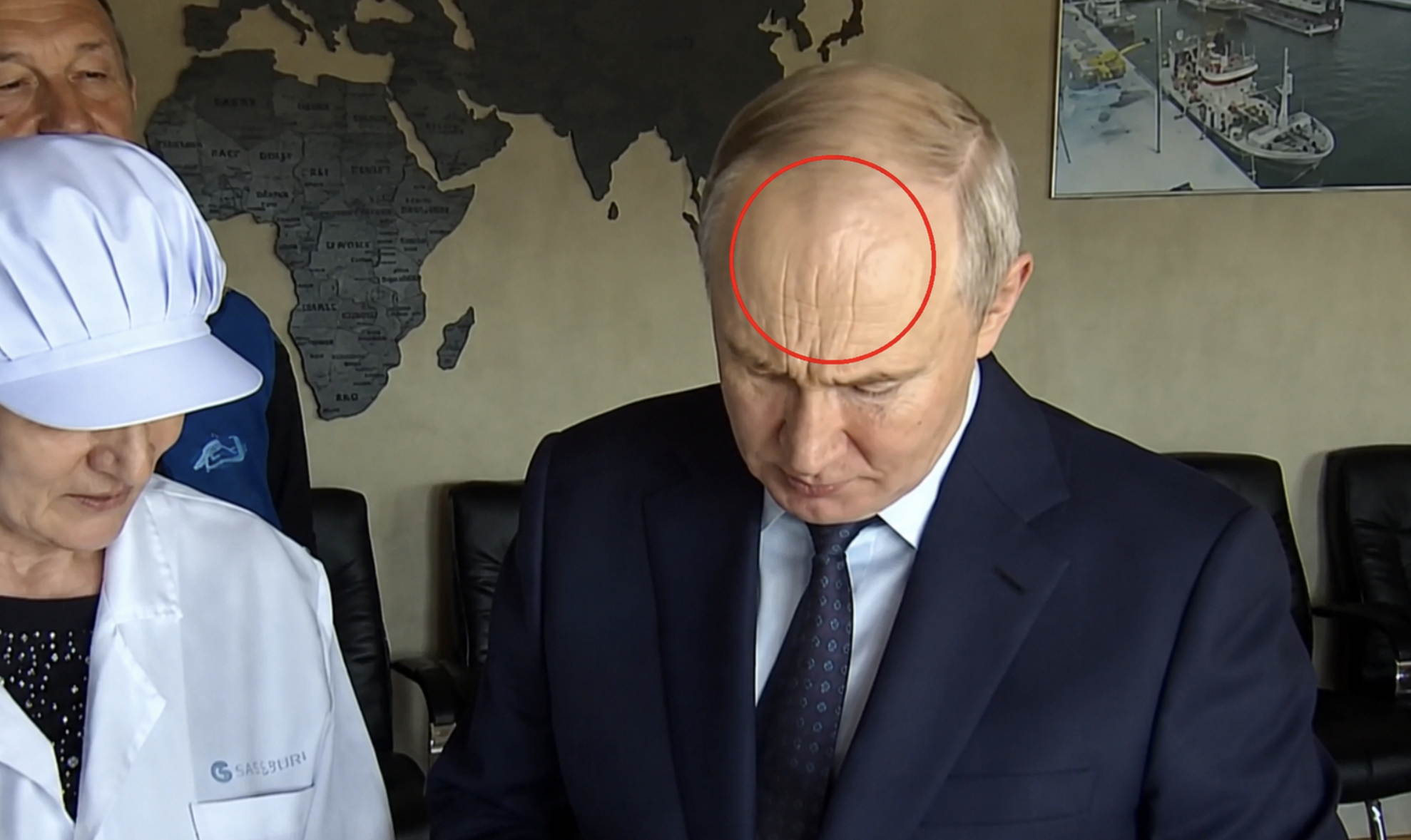 У Путіна на лобі проявився тризуб (відео) фото 1