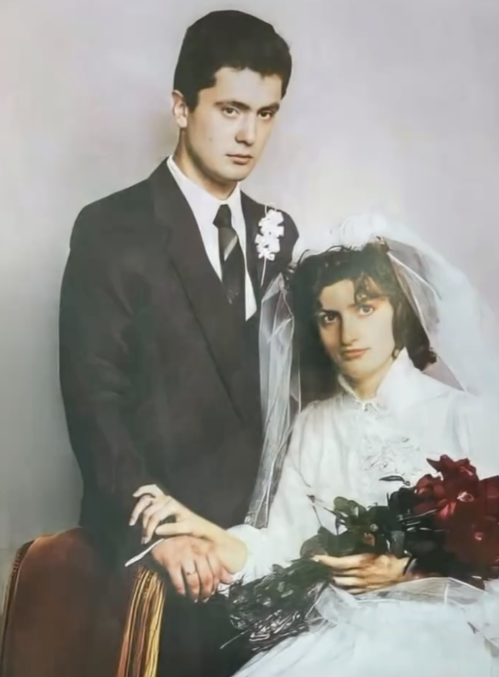 «Дорогий Петро Олексійовичу, тобі було лише 18». Дружина привітала Порошенка з днем народження архівними фото фото 2
