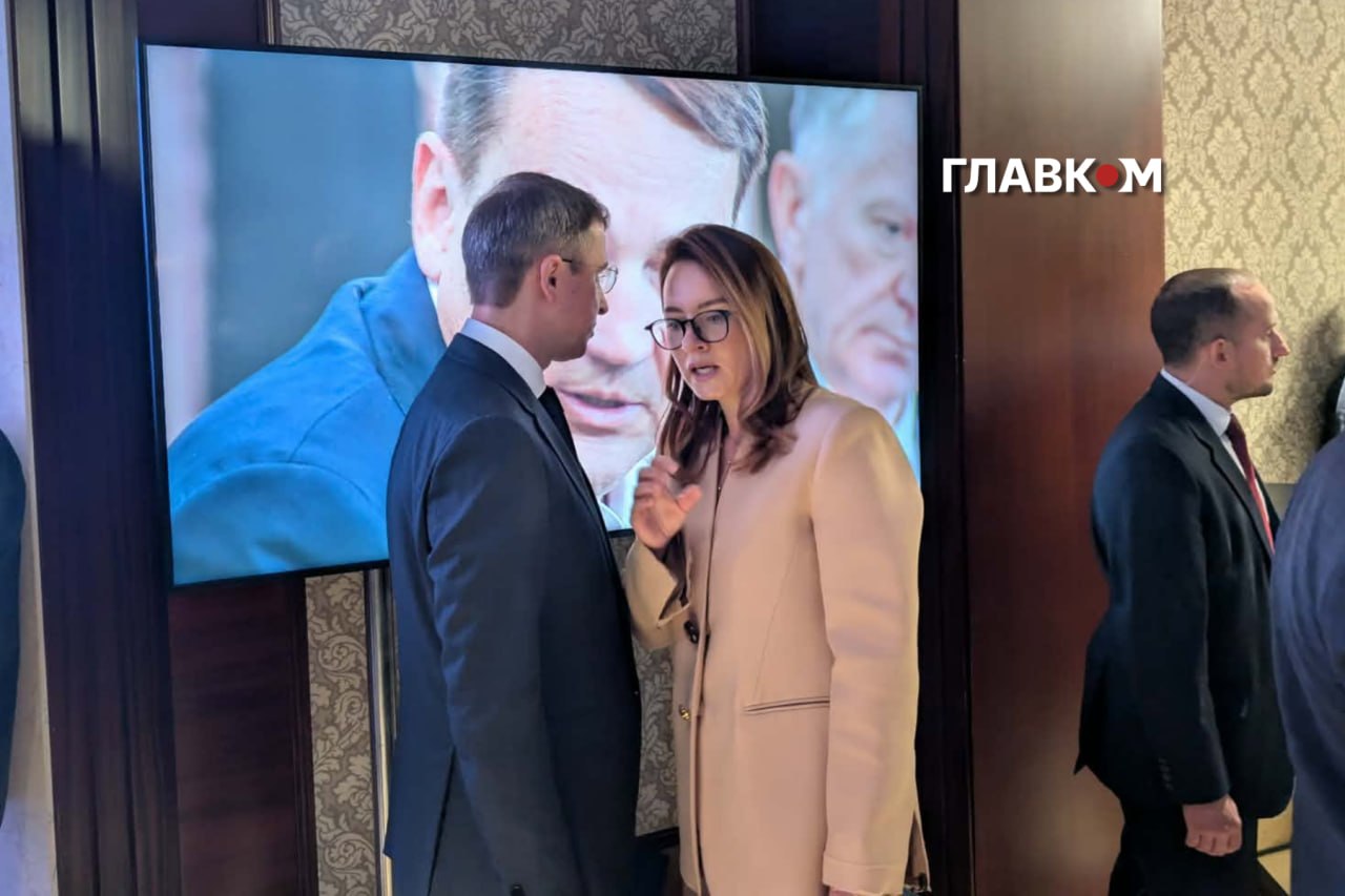 Прем'єр України Сергій Корецький та його попередниця Юлія Свириденко