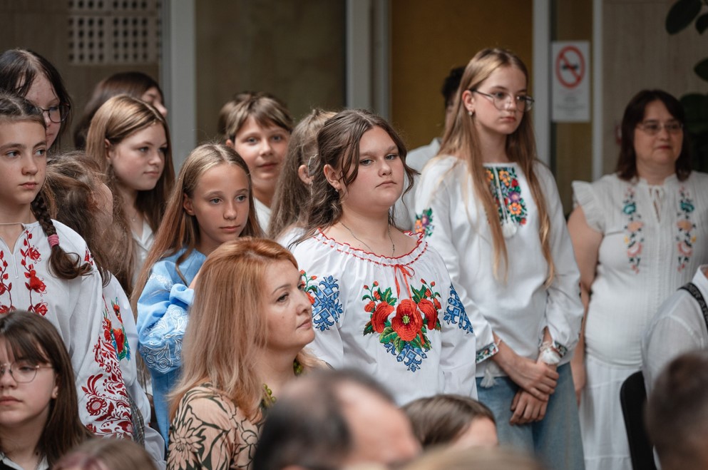 Учні україно-угорської школи у Будапешті