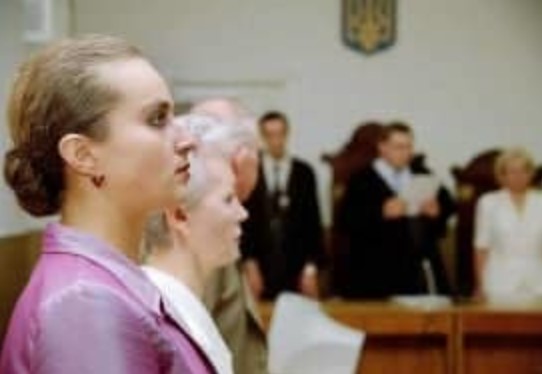 Ольга Білозір (згодом Гошовська) та Руслана Білозір в залі Львівського обласного суду