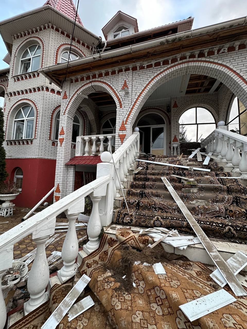 Масований удар Росії по Києву. Пошкоджено будинки, є загибла (оновлюється) фото 1